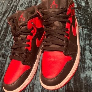 Jordan 1 mid red and black size 10.5
